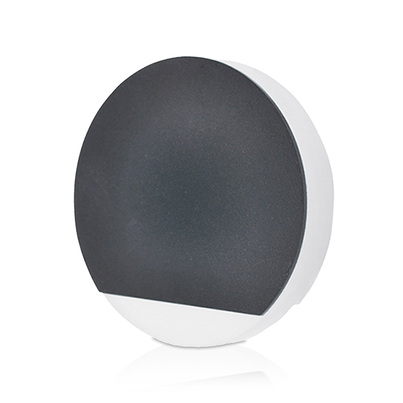 traptrede verlichting rond zwart